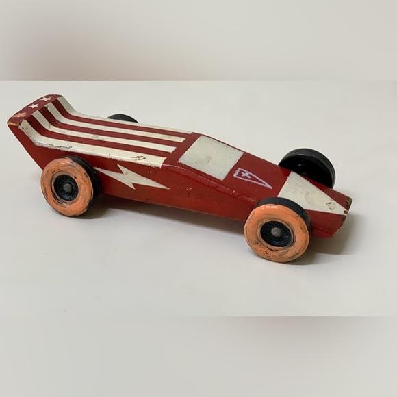 1980 Vintage Hand Crafted Homemade Pinewood Derby Race Car - Picture 2 of 15